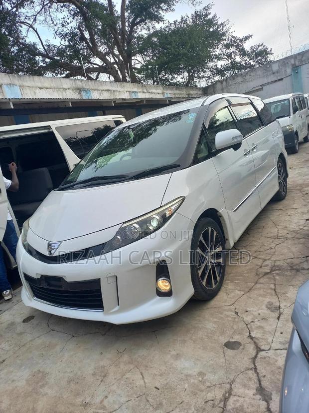 Toyota Estima 2017 White