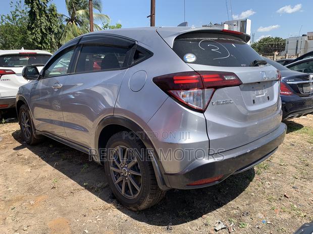 2017 Honda Vezel 1.5 Hybrid 2WD - Elegant Silver Crossover