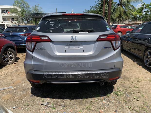 2017 Honda Vezel 1.5 Hybrid 2WD - Elegant Silver Crossover