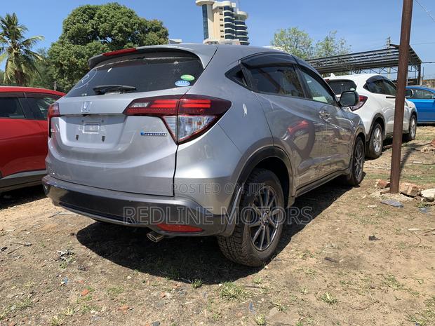 2017 Honda Vezel 1.5 Hybrid 2WD - Elegant Silver Crossover