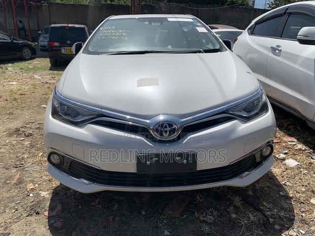 White 2017 Toyota Auris – Used Car Offer