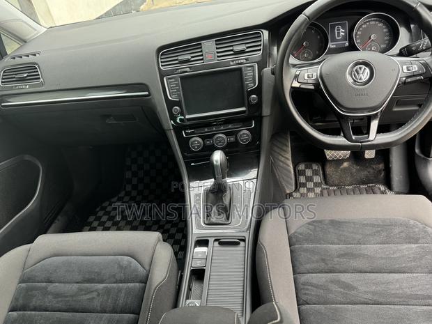 New 2017 Volkswagen Golf TSI SEL 4-Door FWD - Sleek Matt Black