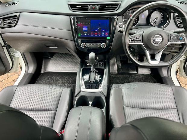 2017 Nissan X-Trail 2.0 Petrol AWD - White, Luxury Edition