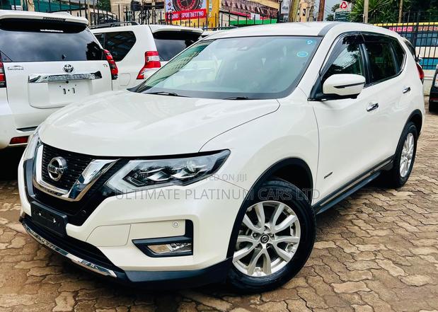 2017 Nissan X-Trail 2.0 Petrol AWD - White, Luxury Edition