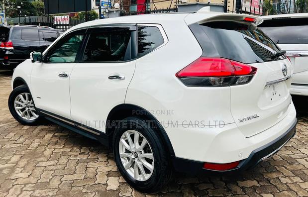 2017 Nissan X-Trail 2.0 Petrol AWD - White, Luxury Edition