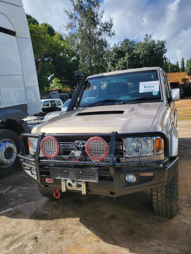 2018 Gold Toyota Land Cruiser 4.5 V8 TD - Pre-Owned