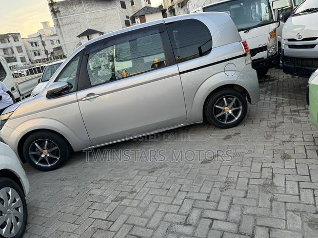 2018 Toyota Spade 1.5 Silver: Compact SUV - Great for City Driving