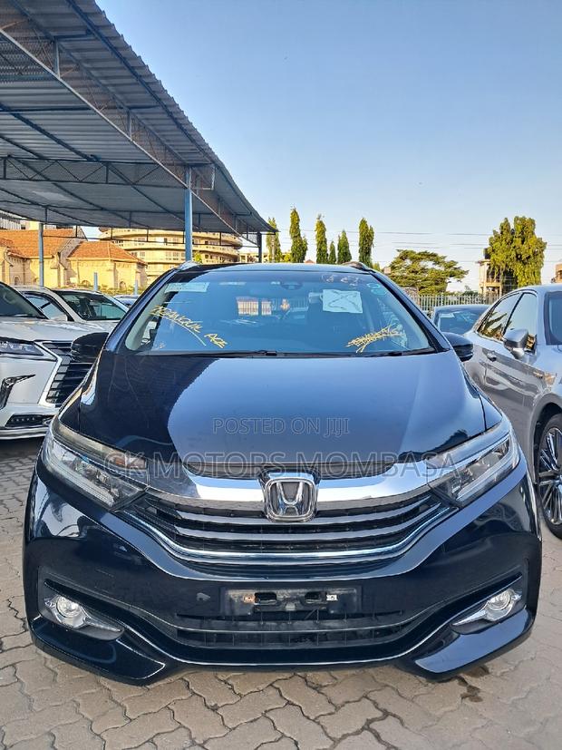 2017 Honda Fit Shuttle Black - Compact, Spacious, and Efficient