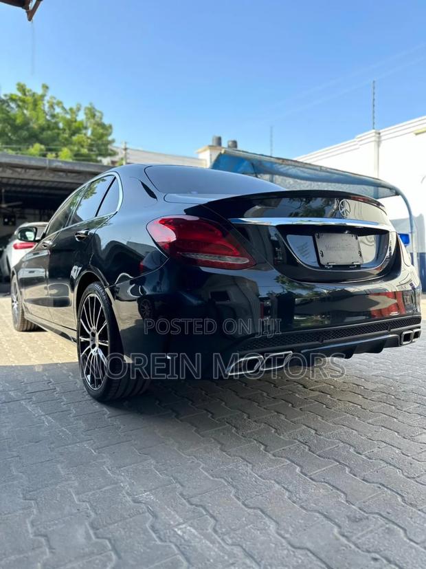 2018 Mercedes-Benz C250 in Black - Elegant, Powerful, and Ready for the Road!