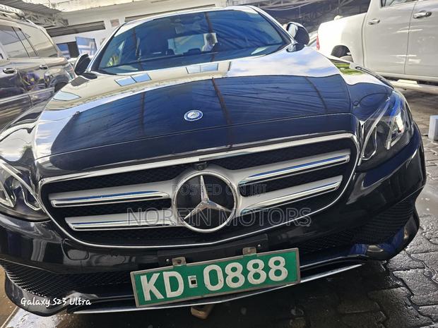 Mercedes-Benz C200 2017 - Matt Black Edition, Sleek and Sophisticated
