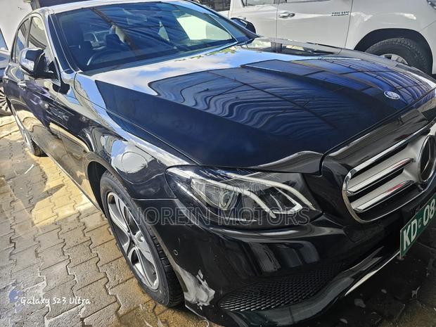 Mercedes-Benz C200 2017 - Matt Black Edition, Sleek and Sophisticated