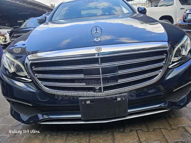 2018 E400 Mercedes-Benz Black - High-Performance Luxury Sedan