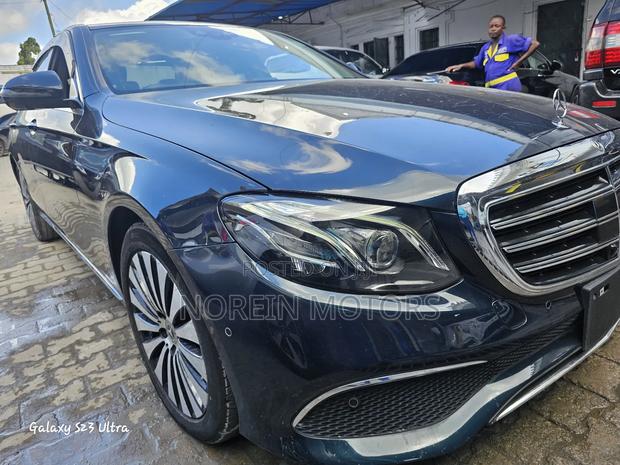 2018 E400 Mercedes-Benz Black - High-Performance Luxury Sedan