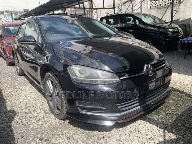 2016 Volkswagen Golf R: High-Performance 4-Door Sedan in Black