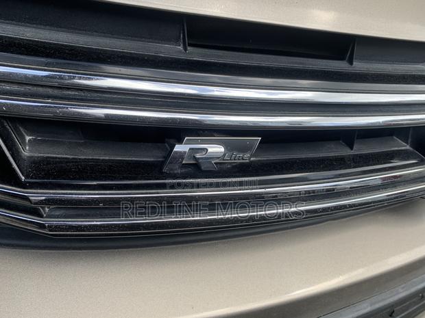 2016 Tiguan R-Line AWD 4MOTION in Gold: Volkswagen