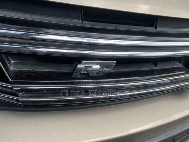 2016 Tiguan R-Line AWD 4MOTION in Gold: Volkswagen