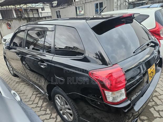 2012 Toyota Corolla Fielder Black - Well-maintained, packed with