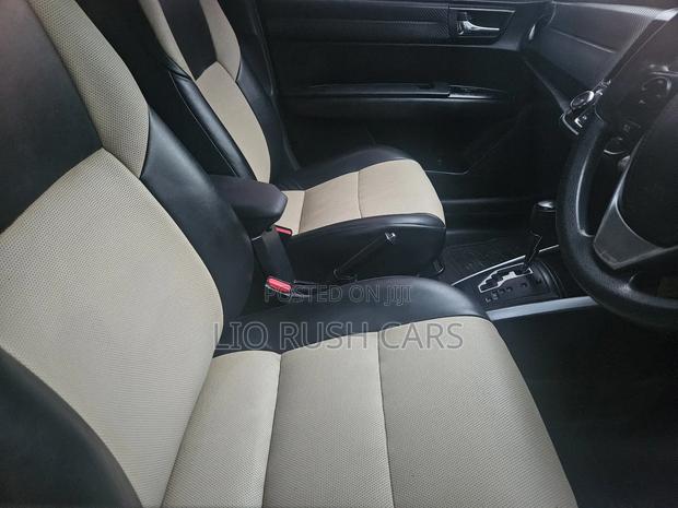 2012 Toyota Corolla Fielder Black - Well-maintained, packed with