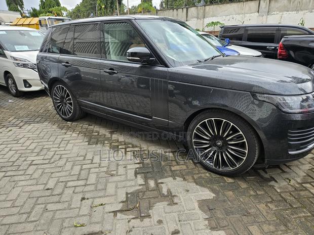 New 2019 Land Rover Range Rover Vogue in Gray - Premium Off-Road Vehicle
