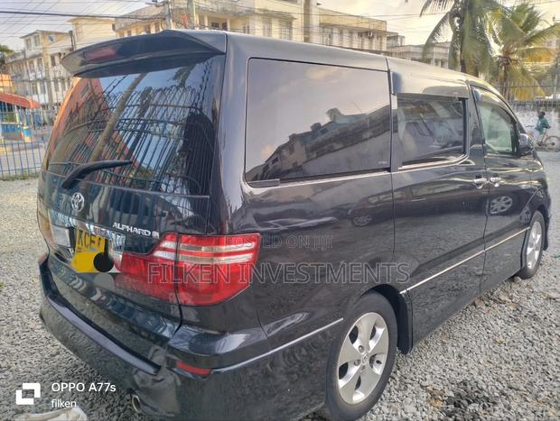 2006 Toyota Alphard Black: Luxury on Wheels