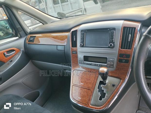2006 Toyota Alphard Black: Luxury on Wheels
