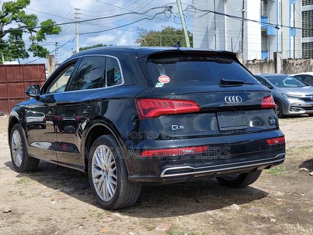 Audi Q5 2018 Matt Black