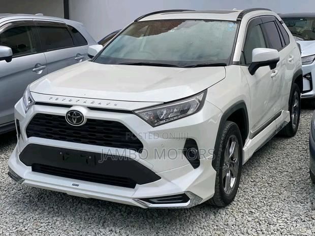 Limited AWD 2019 Toyota RAV4 in White - Top-of-the-Line SUV, All-Season Capability