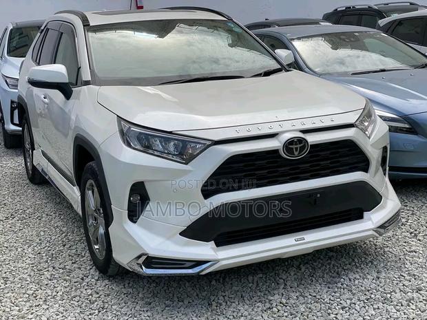 Limited AWD 2019 Toyota RAV4 in White - Top-of-the-Line SUV, All-Season Capability