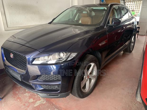 Jaguar F-Pace 2017 20d in Blue