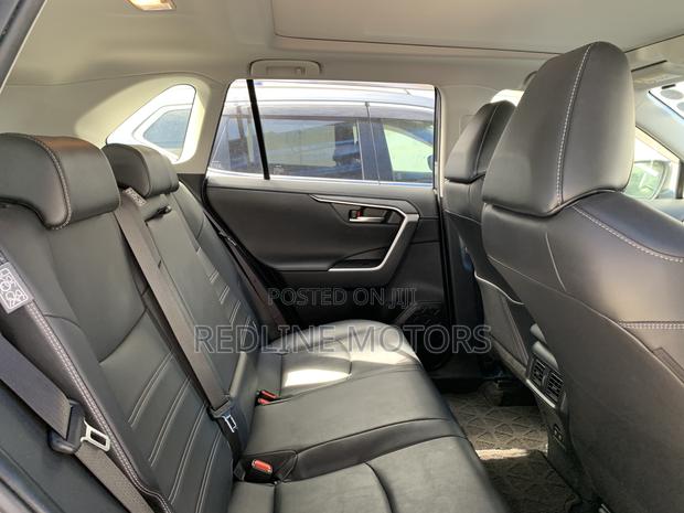 2018 RAV4 Toyota Gray: Pre-owned, Great Value