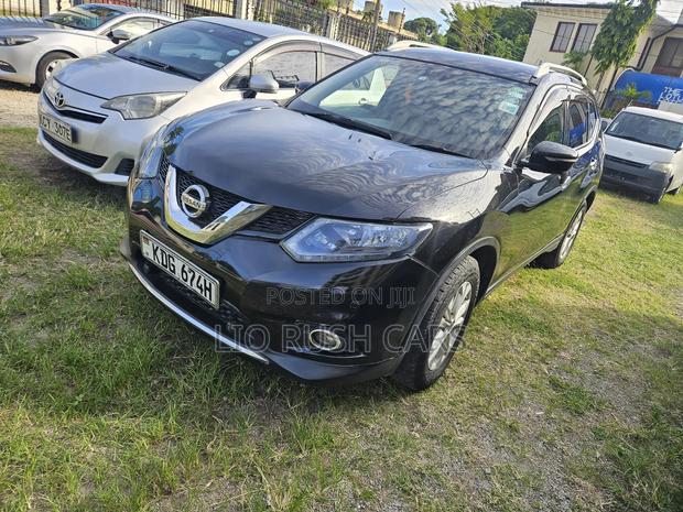 2015 Nissan X-Trail - Black: Bold and Ready for Adventure