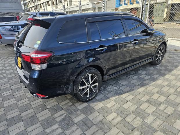 Pre-owned 2017 Toyota Corolla Fielder in Black - Quality and Affordability