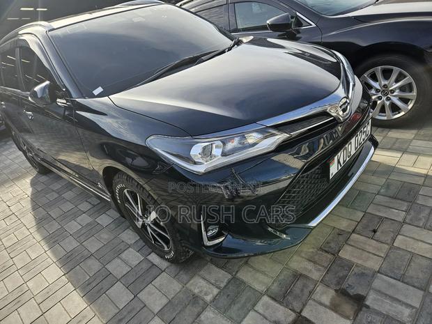Pre-owned 2017 Toyota Corolla Fielder in Black - Quality and Affordability