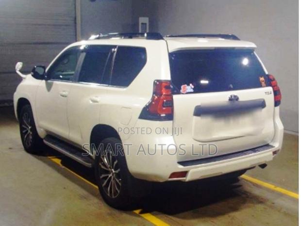 White 2018 Toyota Land Cruiser Prado 2.8 - Powerful Off-Roader