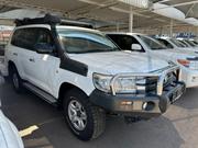 White 2017 Toyota Land Cruiser GXR V8 - High-Performance SUV for sale
