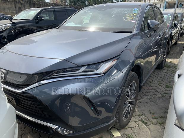 2020 Toyota Harrier 2.0 Silver: Luxury and Performance
