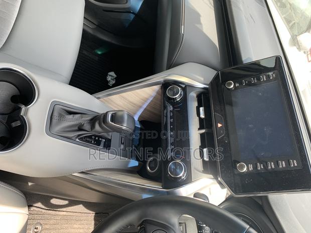 2020 Toyota Harrier 2.0 Silver: Luxury and Performance