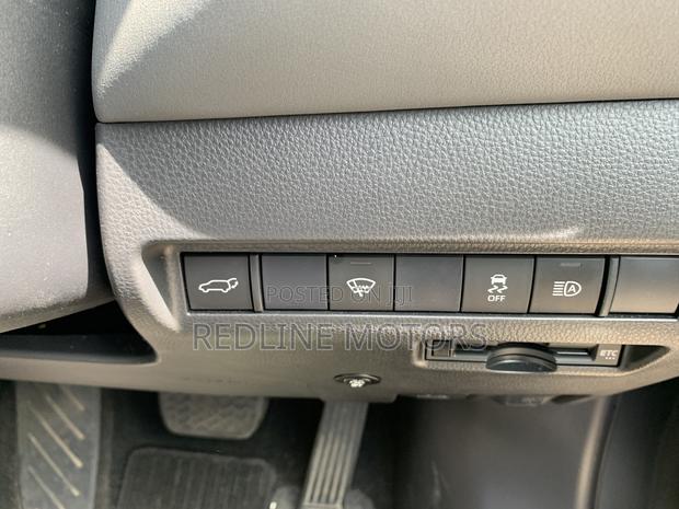 2020 Toyota Harrier 2.0 Silver: Luxury and Performance