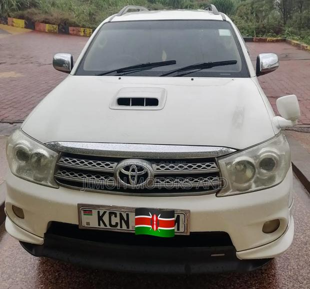 Used 2010 Toyota Fortuner White - Reliable SUV for Sale