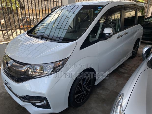 2017 Honda Stepwgn White - Affordable Luxury and Comfort