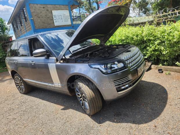 Gray 2014 Land Rover Range Rover Vogue (Used)