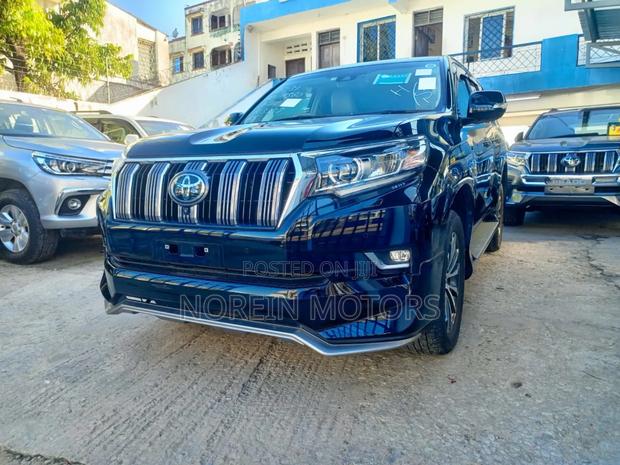 New 2019 Toyota Land Cruiser Prado in Green: Stylish and Powerful SUV