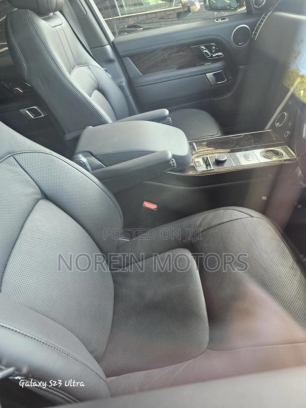 New 2019 Land Rover Range Rover Vogue in Stunning Purple: Power & Style