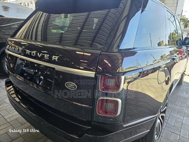 New 2019 Land Rover Range Rover Vogue in Stunning Purple: Power & Style