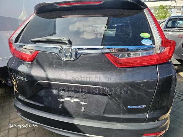 Gray 2018 Honda CR-V for Pre-owned