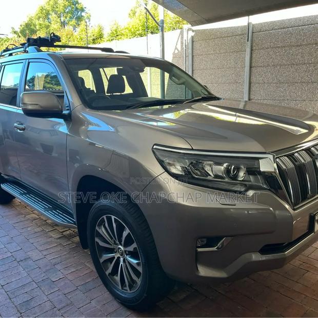 Gray Toyota Land Cruiser Prado 2022: Unmatched Performance and Style