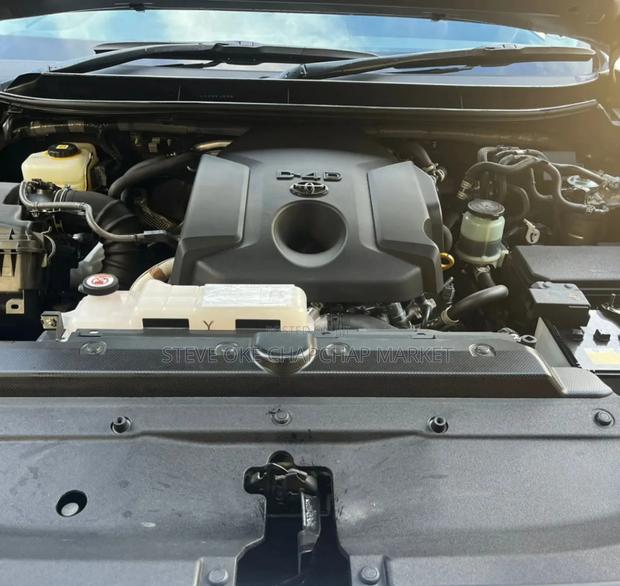 Gray Toyota Land Cruiser Prado 2022: Unmatched Performance and Style