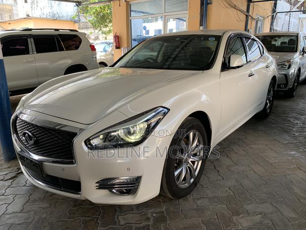 Used 2017 White Nissan Fuga - Top-of-the-line Sedan