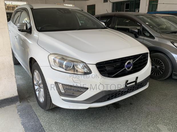 Off-White 2016 Volvo XC60 T5 AWD - All-Wheel Drive Excellence