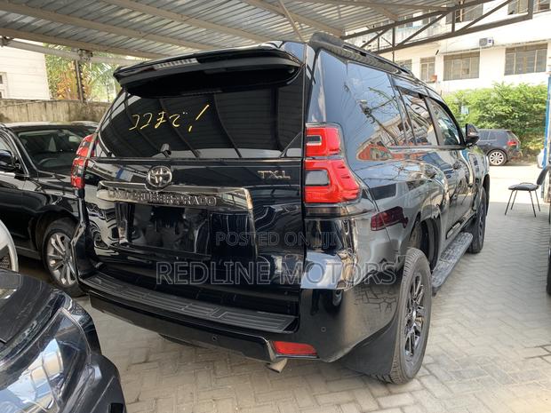 Toyota Land Cruiser Prado 2.8 2021 - Gray, Powerful and Luxurious SUV